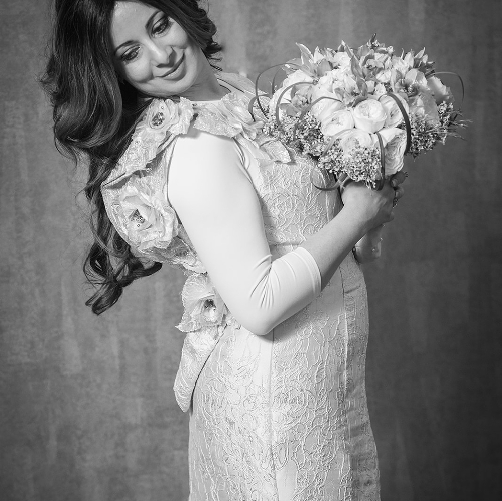 Gourgeous terrani couture dress in off white